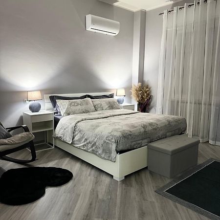 パルマTrento House Zona Stazione Centro Storicoアパートメント エクステリア 写真