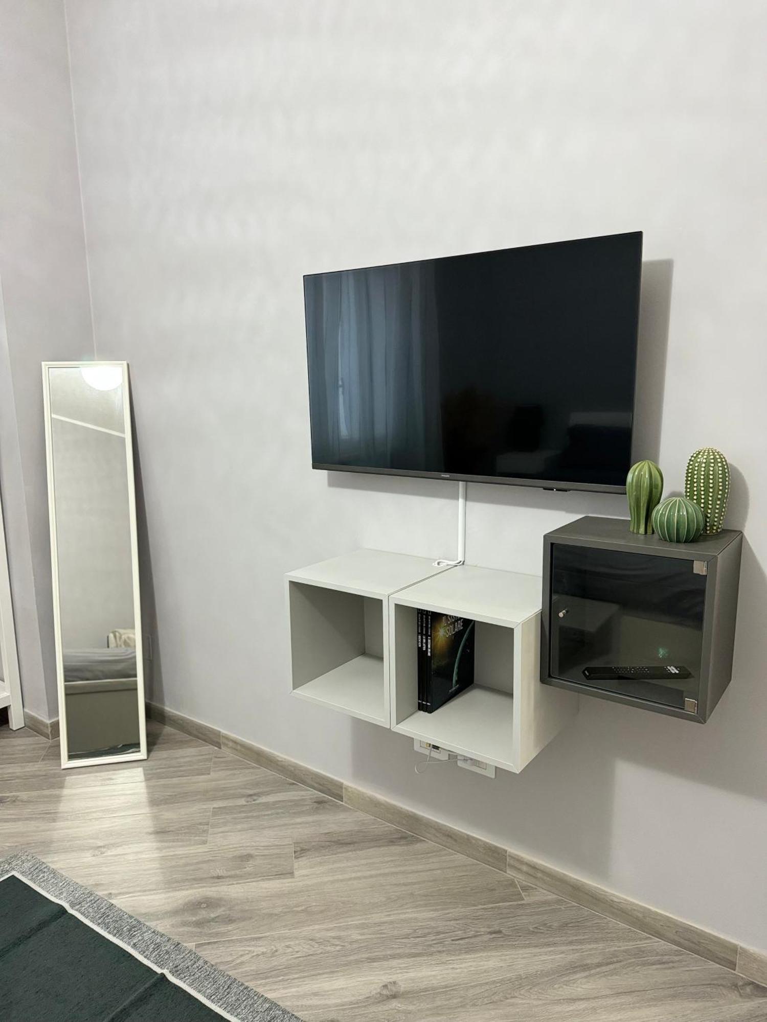 パルマTrento House Zona Stazione Centro Storicoアパートメント エクステリア 写真